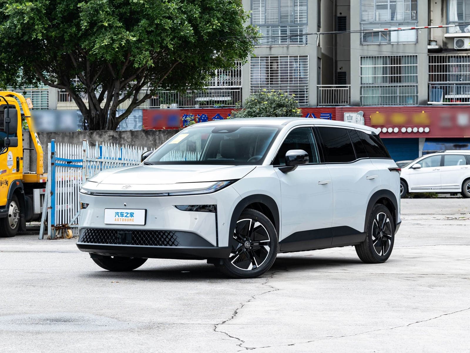 Toyota bZ3X 2026 · изображение из каталога; соответствие выбранной комплектации и цвету уточним до заказа