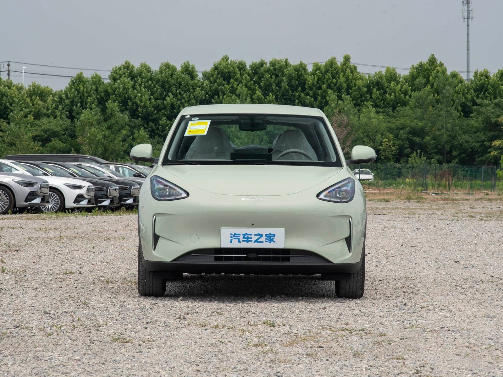 Geely Xingyuan — реальное фото 2