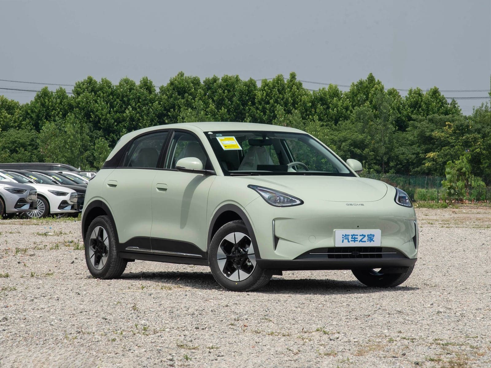 Geely Xingyuan — реальное фото 3