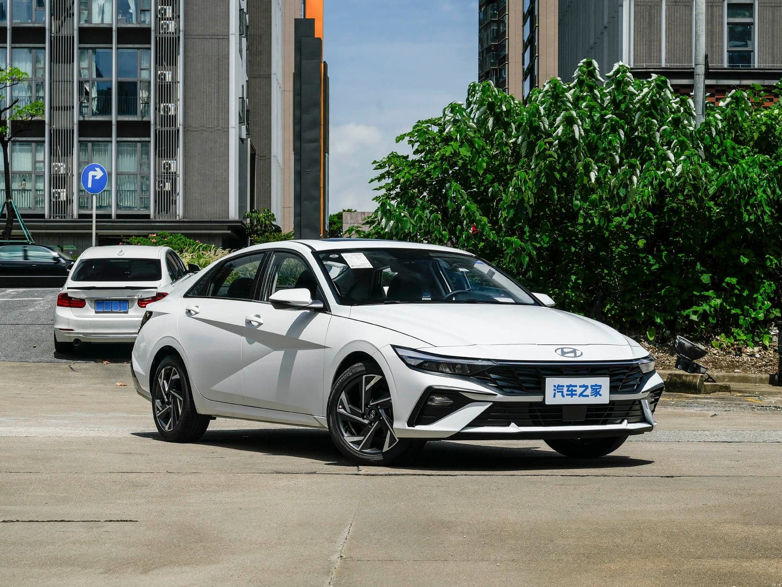 Hyundai Elantra — реальное фото 3