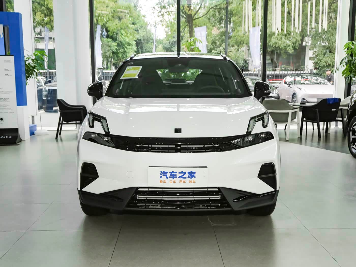 Lynk & Co 06 — реальное фото 2