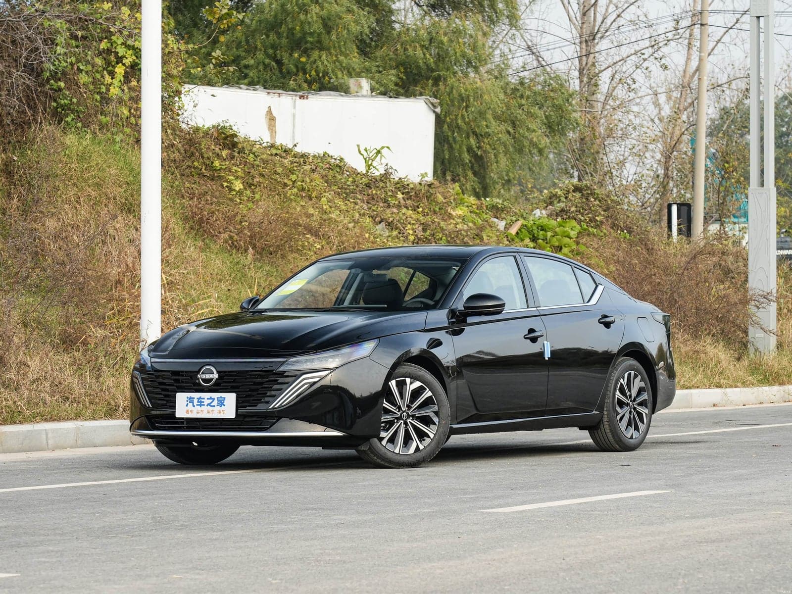 Nissan Teana: фото автомобиля